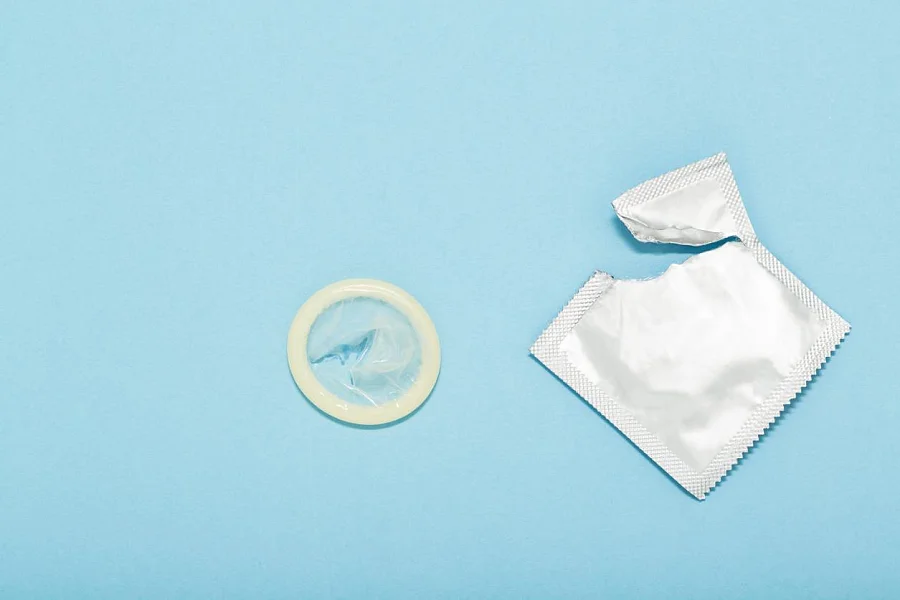 5. Sex în duș - prezervativ desfăcut, ambalaj prezervativ